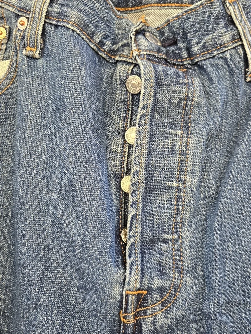 Levi's 501 Classic Men's Blue Denim Jeans - Button Fly - Picture 6 of 11